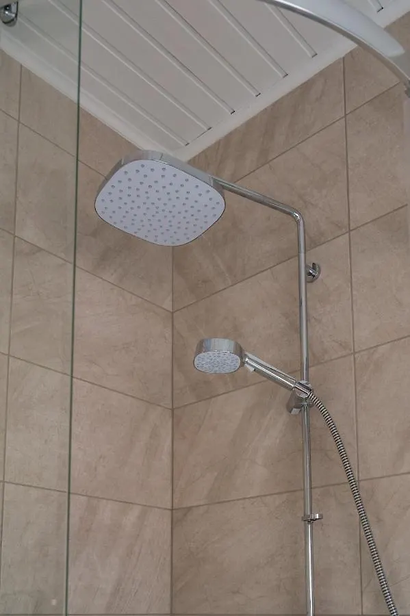 Cavehill View - Elegant 4-Bedroom Detached House In Great Location With Free Parking Belfast