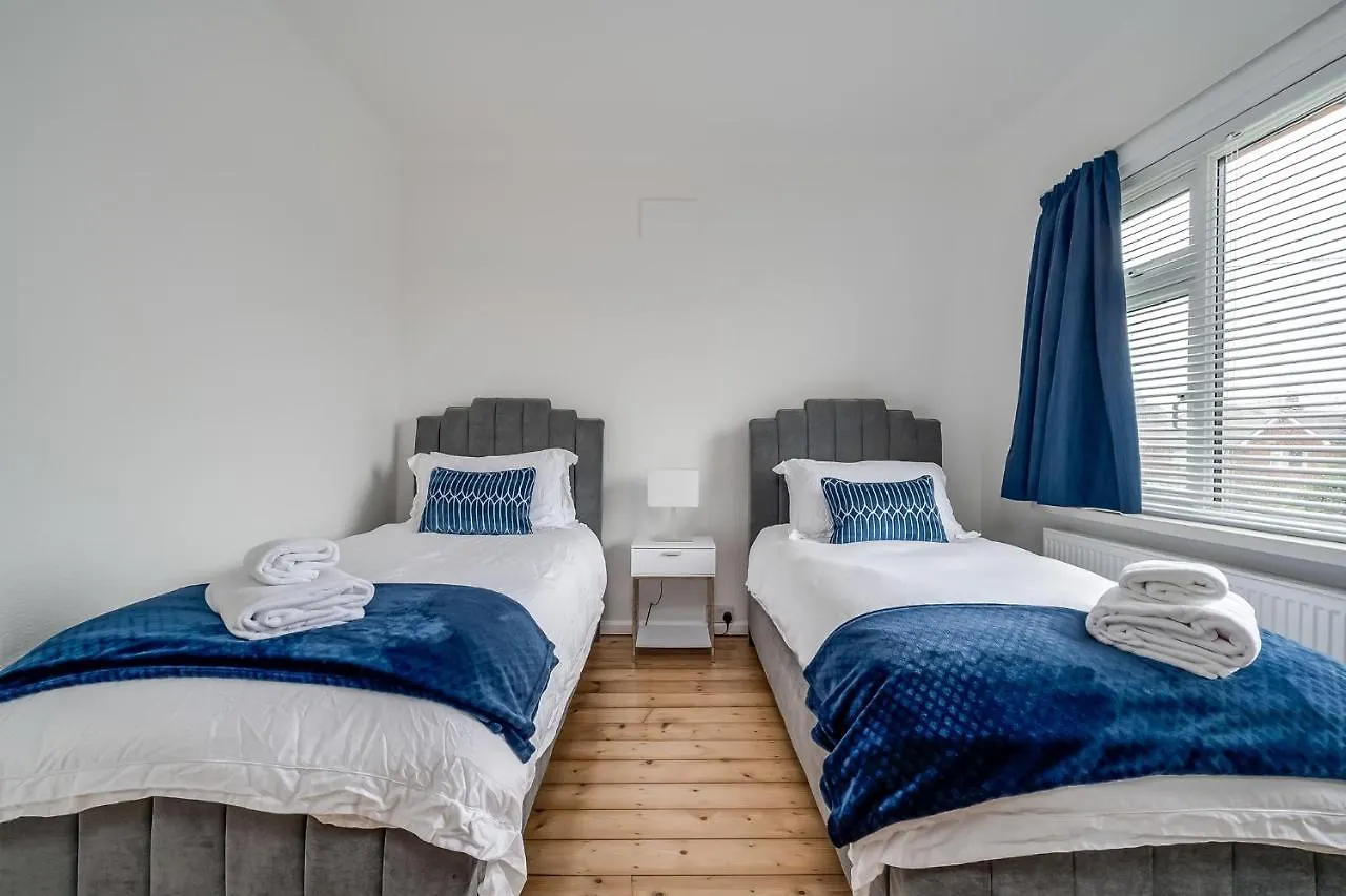 Cavehill View - Elegant 4-Bedroom Detached House In Great Location With Free Parking Belfast 0*,  Regno Unito