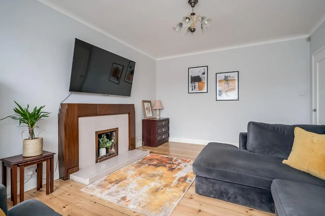 Cavehill View - Amazing 4-Bedroom Detached House With Garden In A Great Location - Loads Of Space With Free Parking Holiday home Belfast