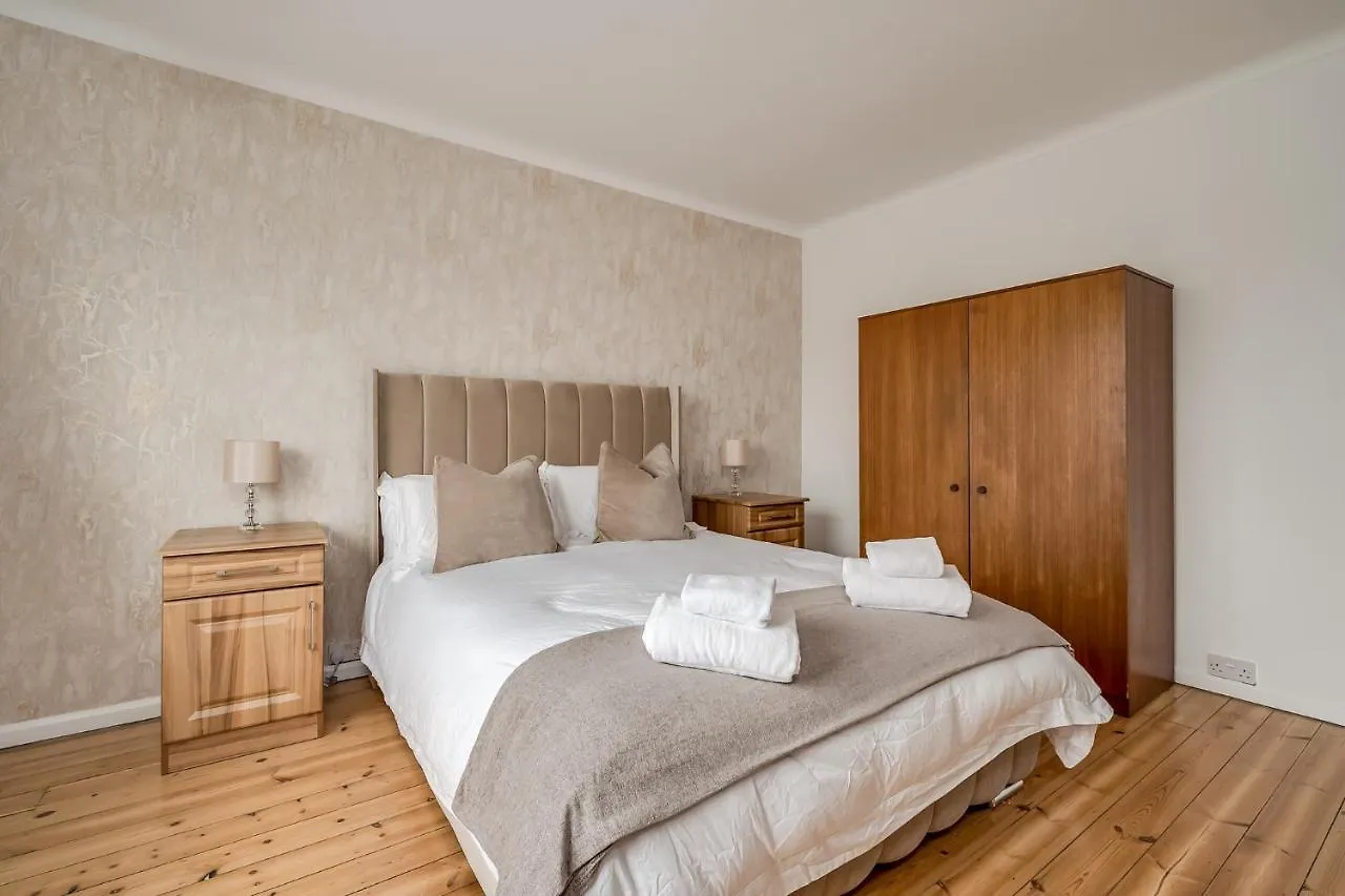 Holiday home Cavehill View - Amazing 4-Bedroom Detached House With Garden In A Great Location - Loads Of Space With Free Parking United Kingdom
