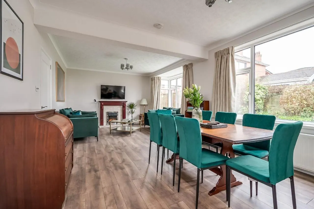 Cavehill View - Elegant 4-Bedroom Detached House In Great Location With Free Parking ベルファスト